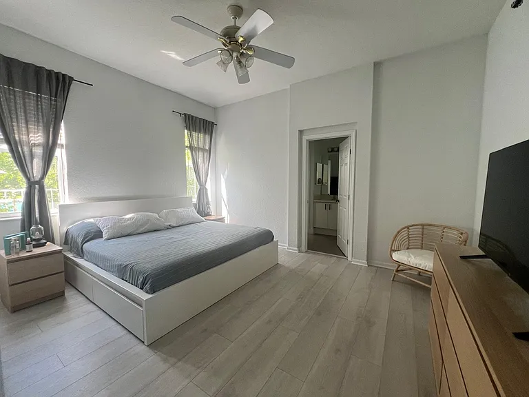 522 Live Oak Ln — Photo 16
