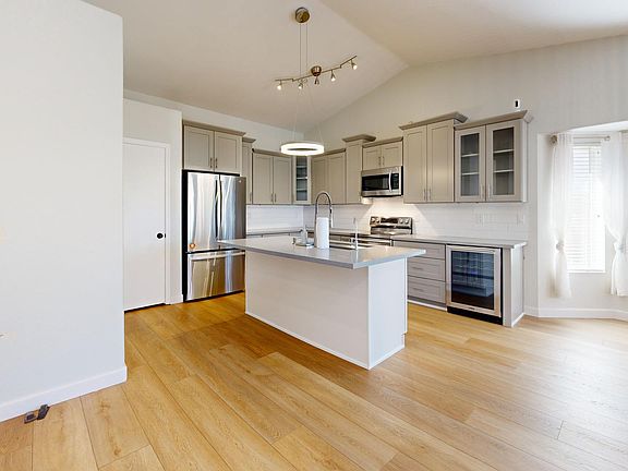 3rd image of 6012 W Blackhawk Dr