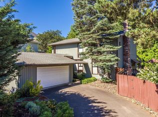 609 Oak Knoll Dr, Ashland, OR