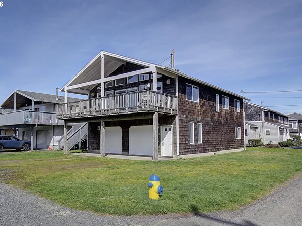 350 17th Ave, Seaside, OR 97138