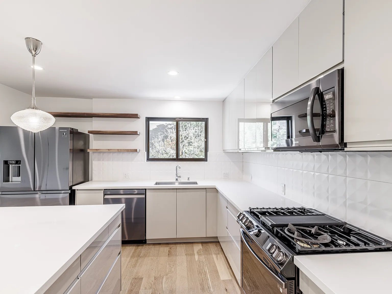 1657 Malcolm Ave — Photo 3