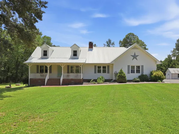 664 Lakewood Falls Rd, Goldston, NC 27252