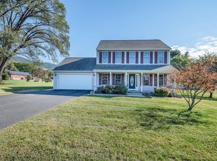 90 Oak Dr, Blue Ridge, VA 24064