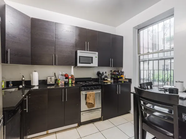 9 Christopher St APT 5, New York, NY 10014