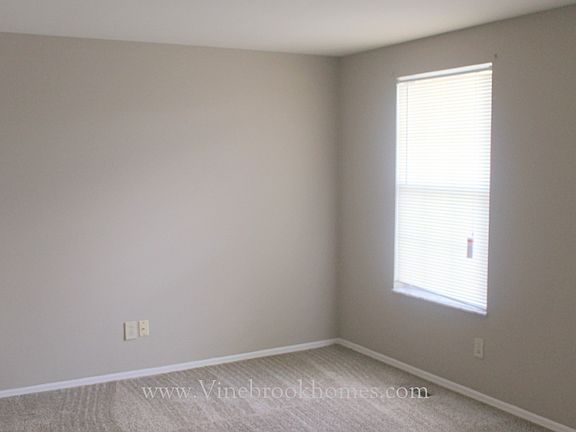 4th image of 8038 Mount Everest St