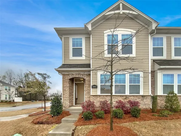 11052 Chalkbark Ln, Charlotte, NC 28262