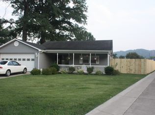 2 Hallison Cir, Milton, WV 25541