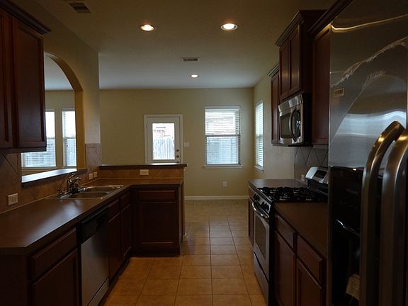 4th image of 14634 Diane Manor Ln #0