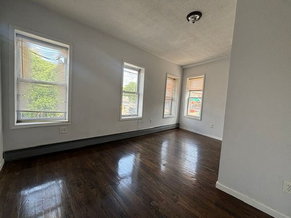 18 Hull St #2R