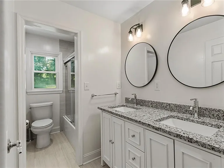 1348 Ridgewood Dr SW — Photo 16