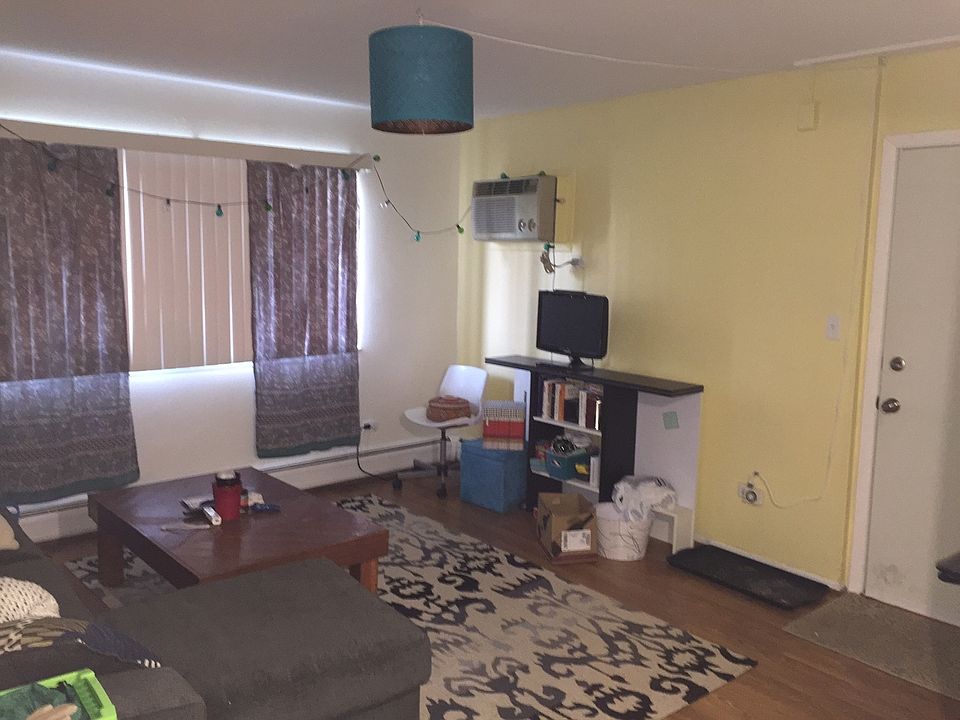1st image of 1886 Somerset Dr