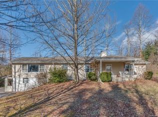 125 Persimmon Woods Ln, Hendersonville, NC 28739