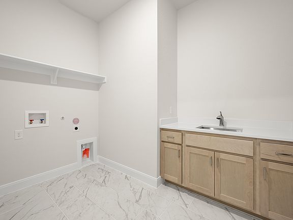 4th image of 609 Bunchberry St