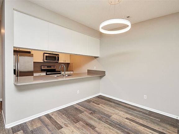2nd image of 1340 SE Florence Dr Unit 23U