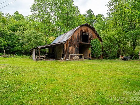 3rd image of 181 Settlers Ln