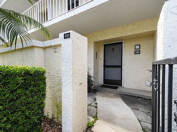 2nd image of 300 N Highway A1a #F101