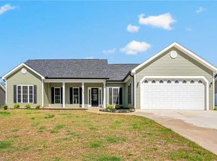 115 Valley Dr, Thomasville, NC 27360