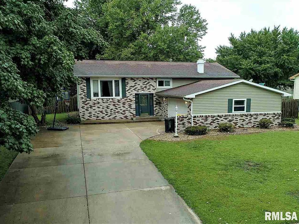 1st image of 1060 Woodbine Cir E