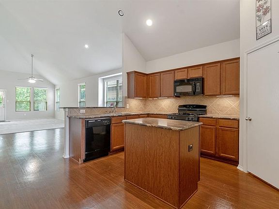 5th image of 10017 Sterling Place Dr