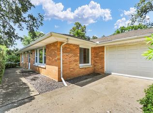 2103 Burlison Dr, Urbana, IL 61801
