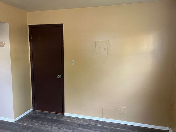 4th image of 16818 Grovewood Ave #1