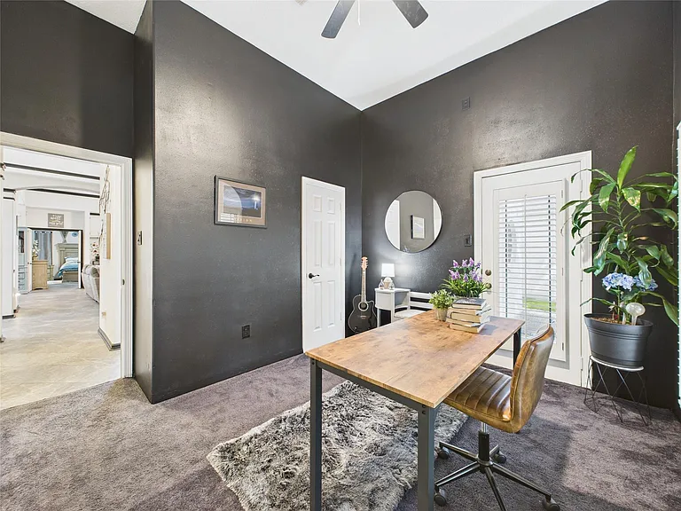 203 Las Brisas St — Photo 33