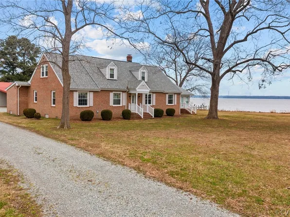 1115 Boaters Way, Dunnsville, VA 22454