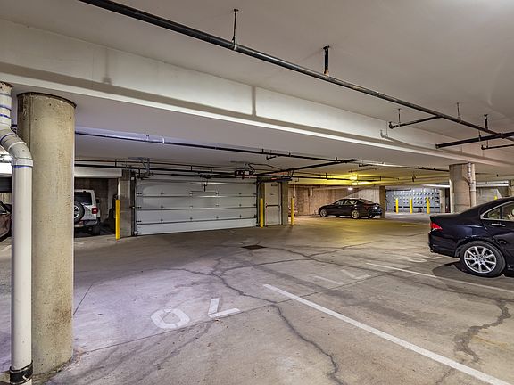 4th image of 355 E Ohio St #221