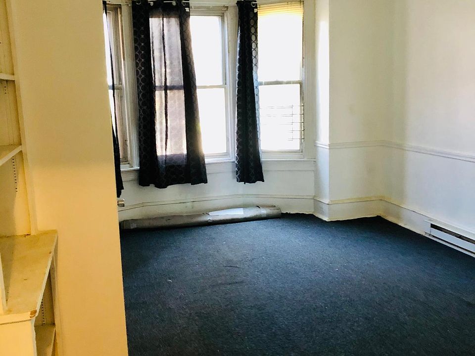2nd image of 5115 N Broad St #1R