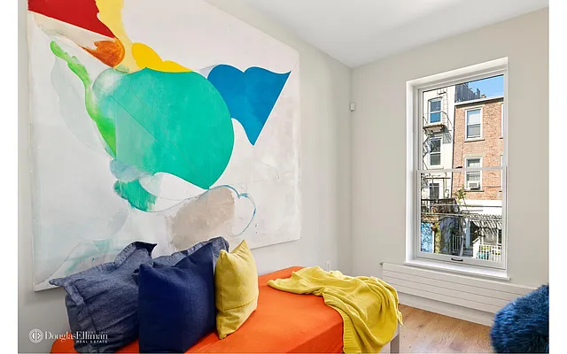 Sold by Douglas Elliman | media 22