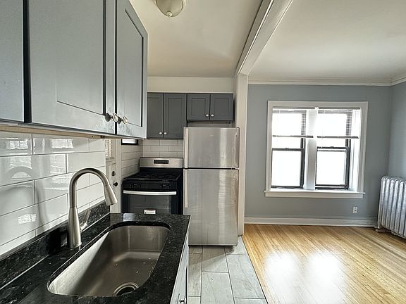 4th image of 1317 W Estes Ave APT 5