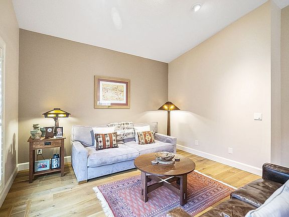 5th image of 3877 SE Licyntra Ln