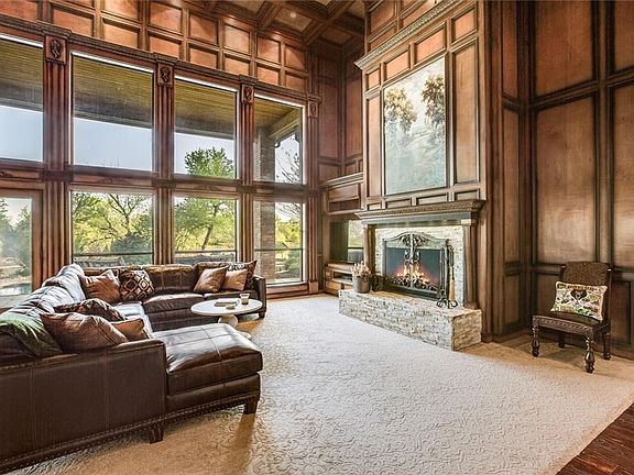 5th image of 1243 Greenwood Ln