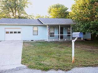 913 Nichols St, Ava, MO 65608