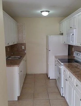 3rd image of 27 NE 12th Ave #27