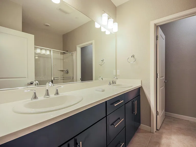 1579 Pratt Pl — Photo 25