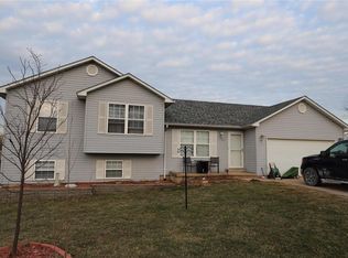606 Meadowbrook Ct, Desloge, MO