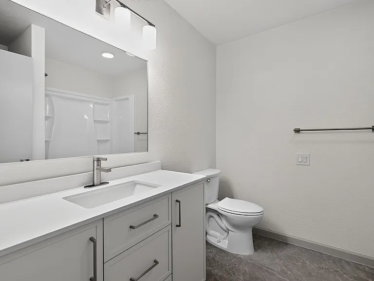 The Clover Apartments — Photo 27