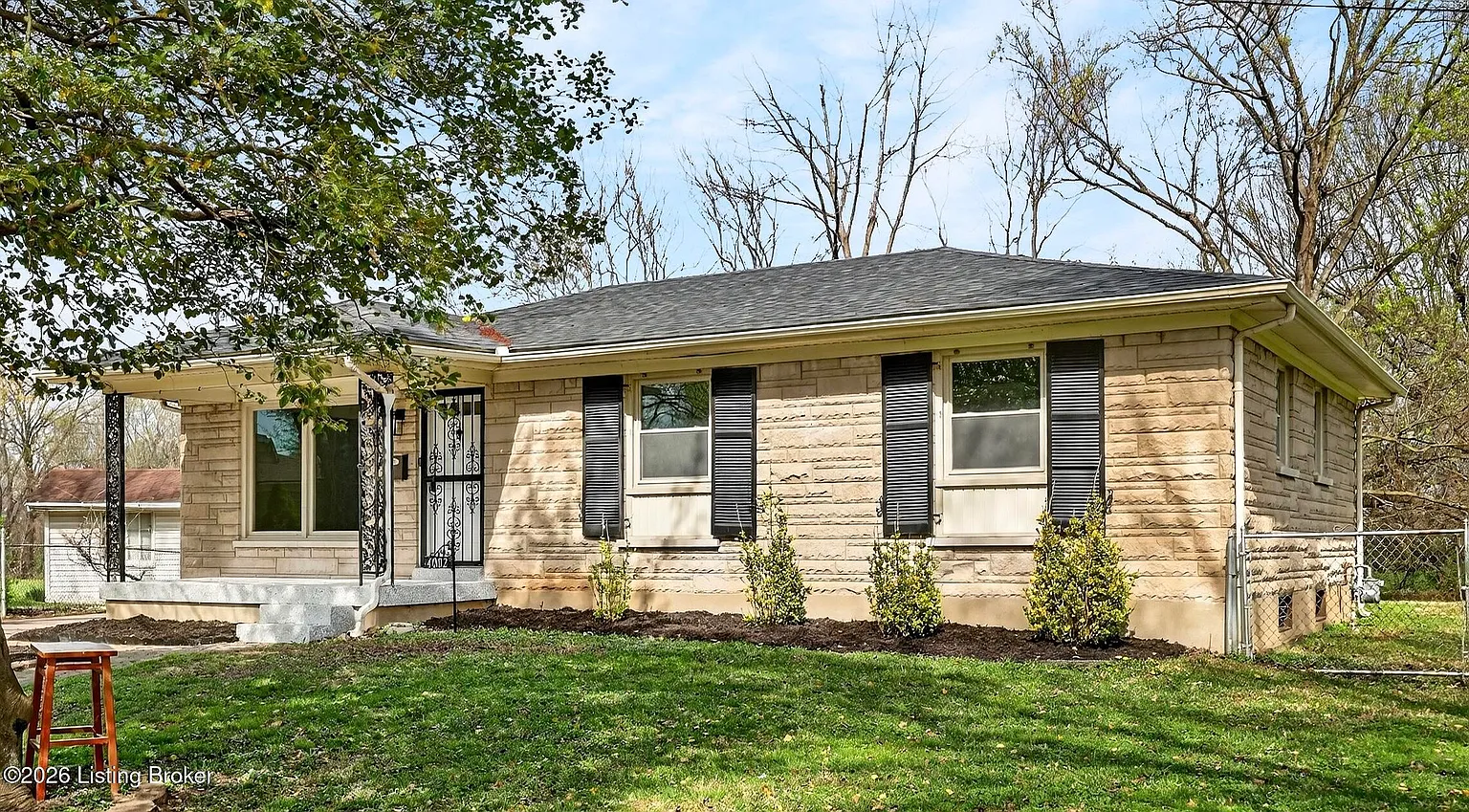4002 Dover Ct photo 1