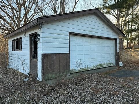 5th image of 33028 N Ridge Rd