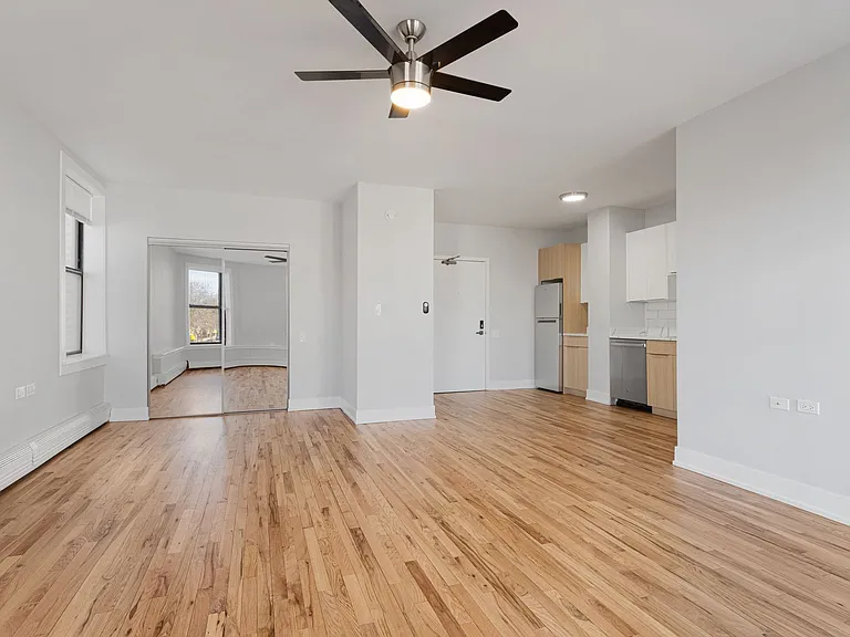 1625 W Howard St — Photo 16