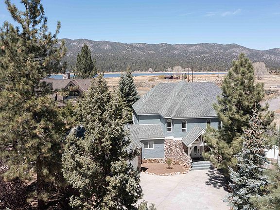 5th image of 111 Marina Point Dr