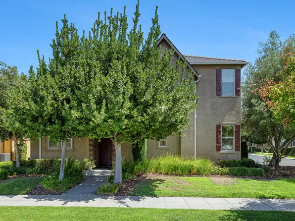 1763 N Leonard Ave, Clovis, CA 93619