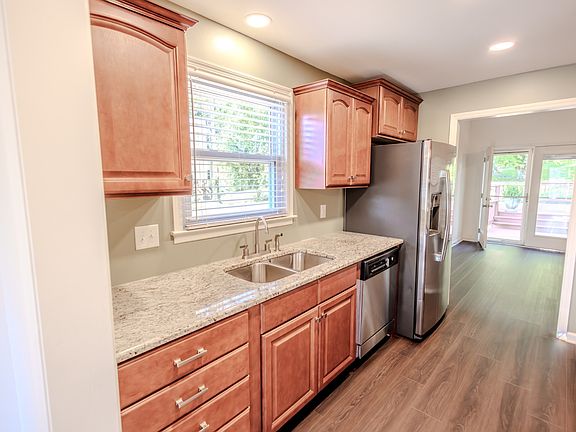 2nd image of 1109 Oakway Ct