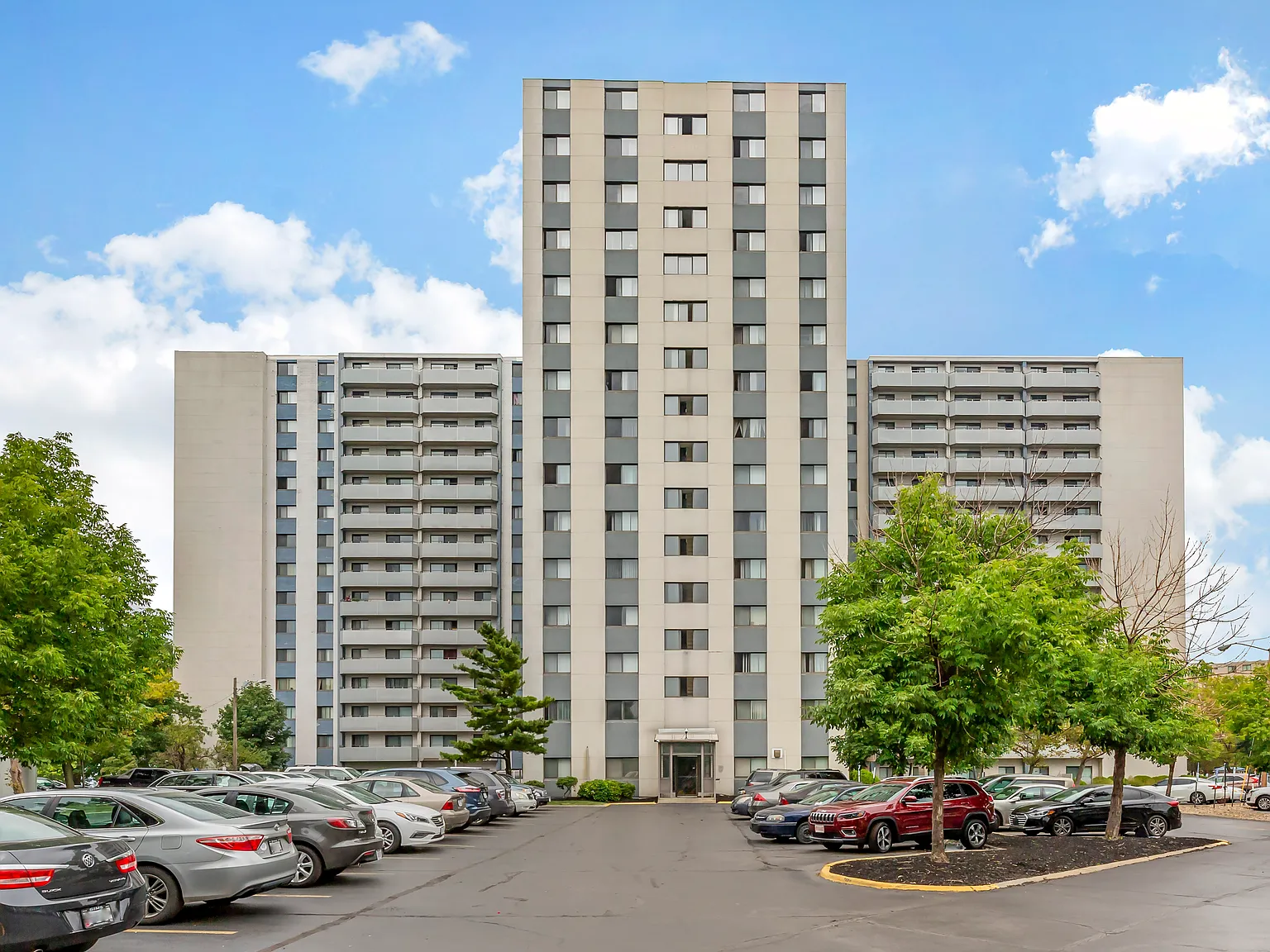 Euclid Beach Apartments — Photo 2