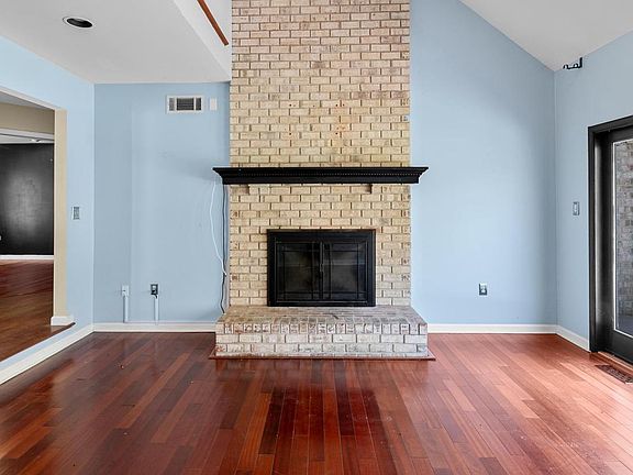 5th image of 6728 Manadier Rd