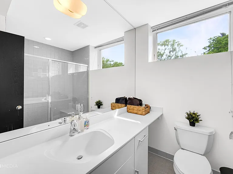 2828 N Talman Ave #D12 — Photo 11
