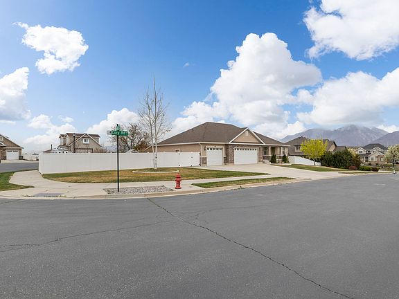 4th image of 678 W Cory Rd