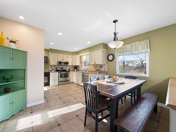 4th image of 726 Dry Creek Ct