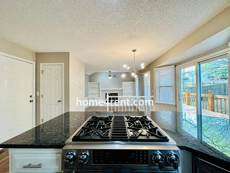 902 Sherman Pkwy — Photo 23